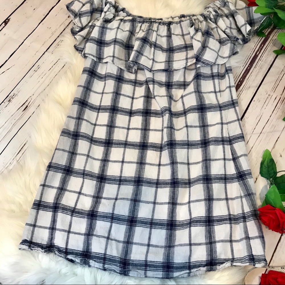 Large Blue & white blouse by Love Tree Los Angeles